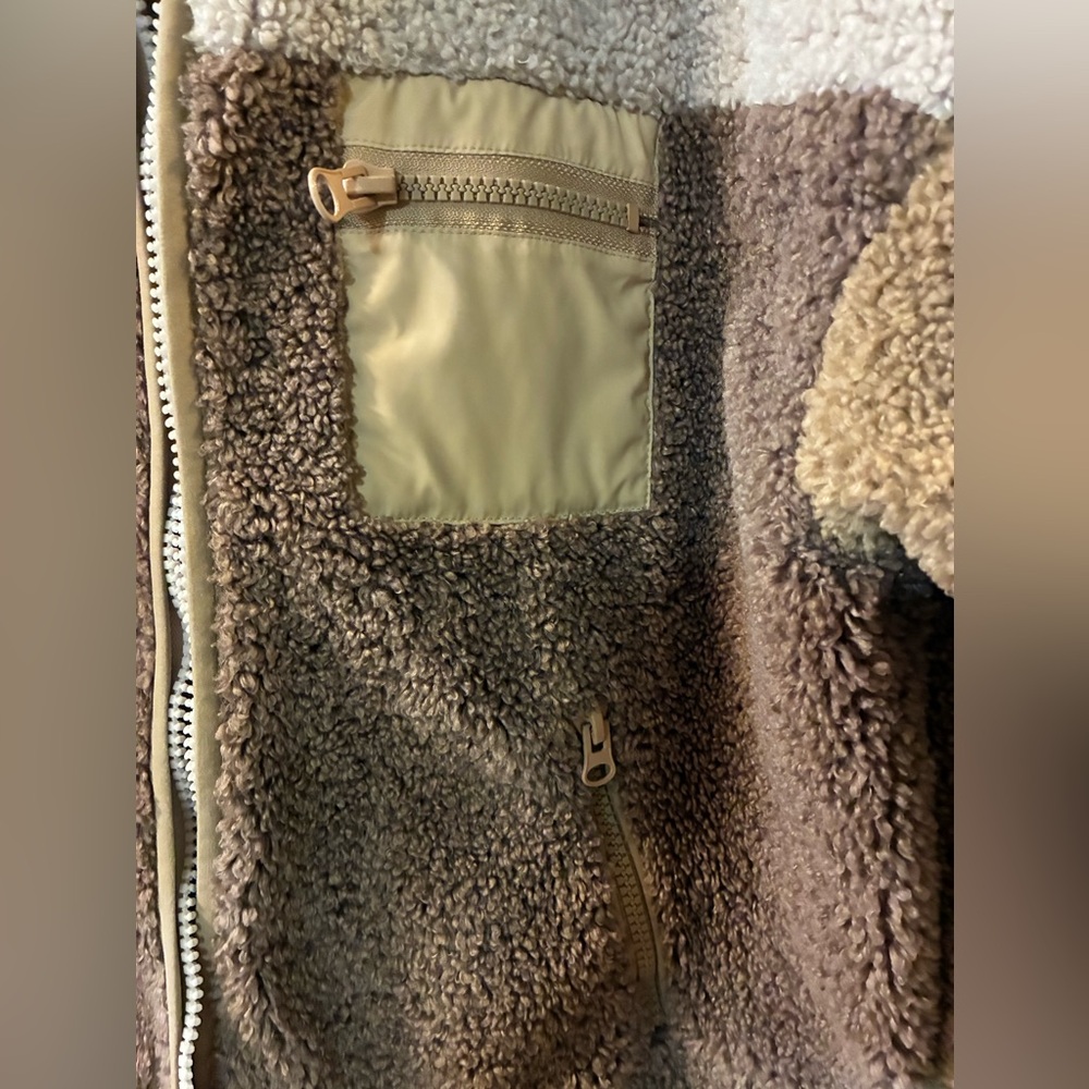 Throne Worthy Sherpa Jacket with Faux Fur Collar (Sundance) - Picture 5 of 6